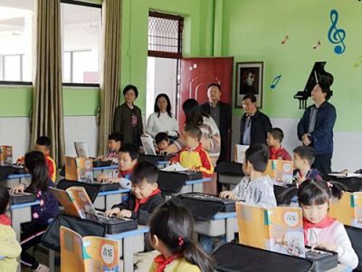 捐赠音乐课堂，，，补齐素质教育短板